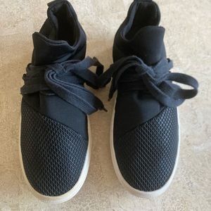 Steve Madden LANCER sneakers size 5.